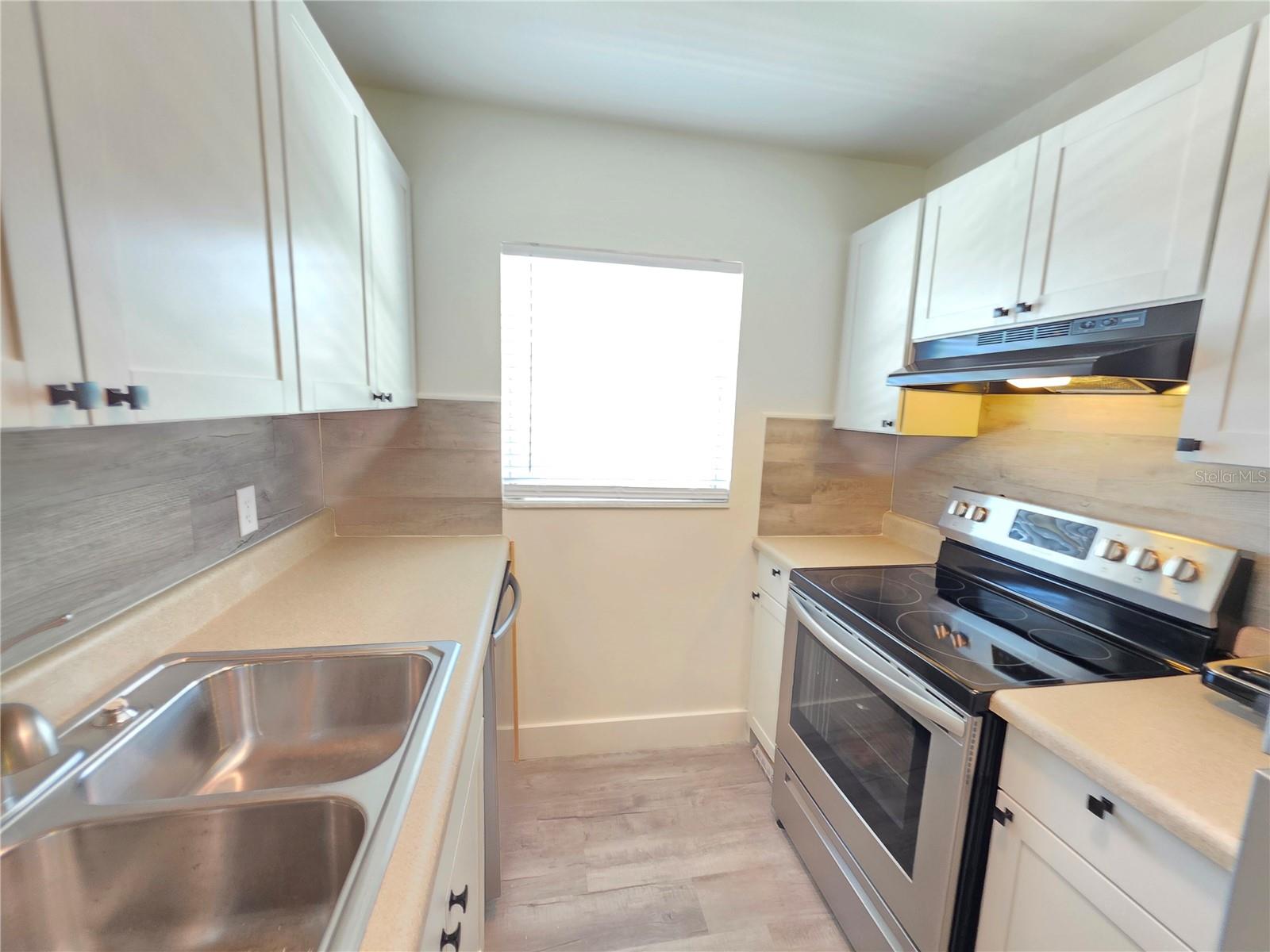 Image 21 of 51 For 2750 Bay Drive 10e