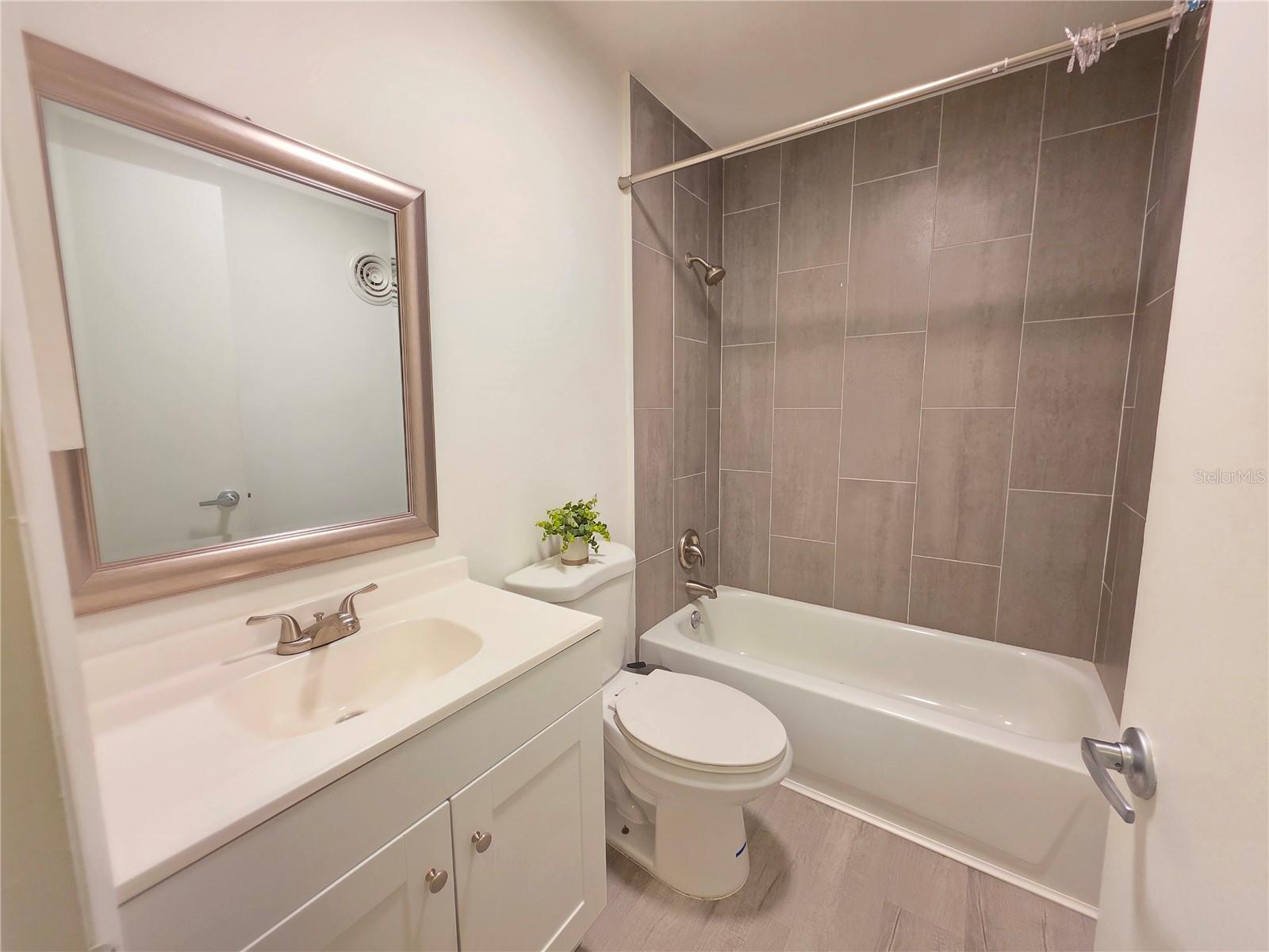 Image 31 of 51 For 2750 Bay Drive 10e