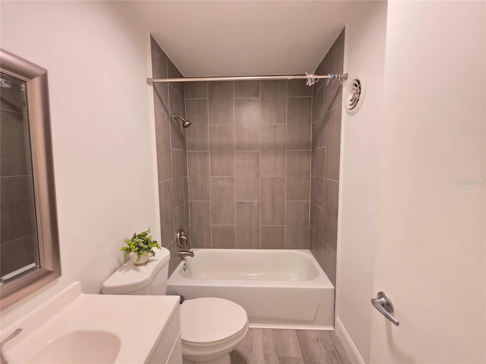 Image 32 of 51 For 2750 Bay Drive 10e