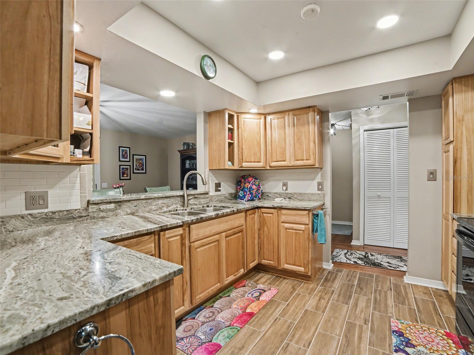 Image 12 of 35 For 5213 Lantana Street