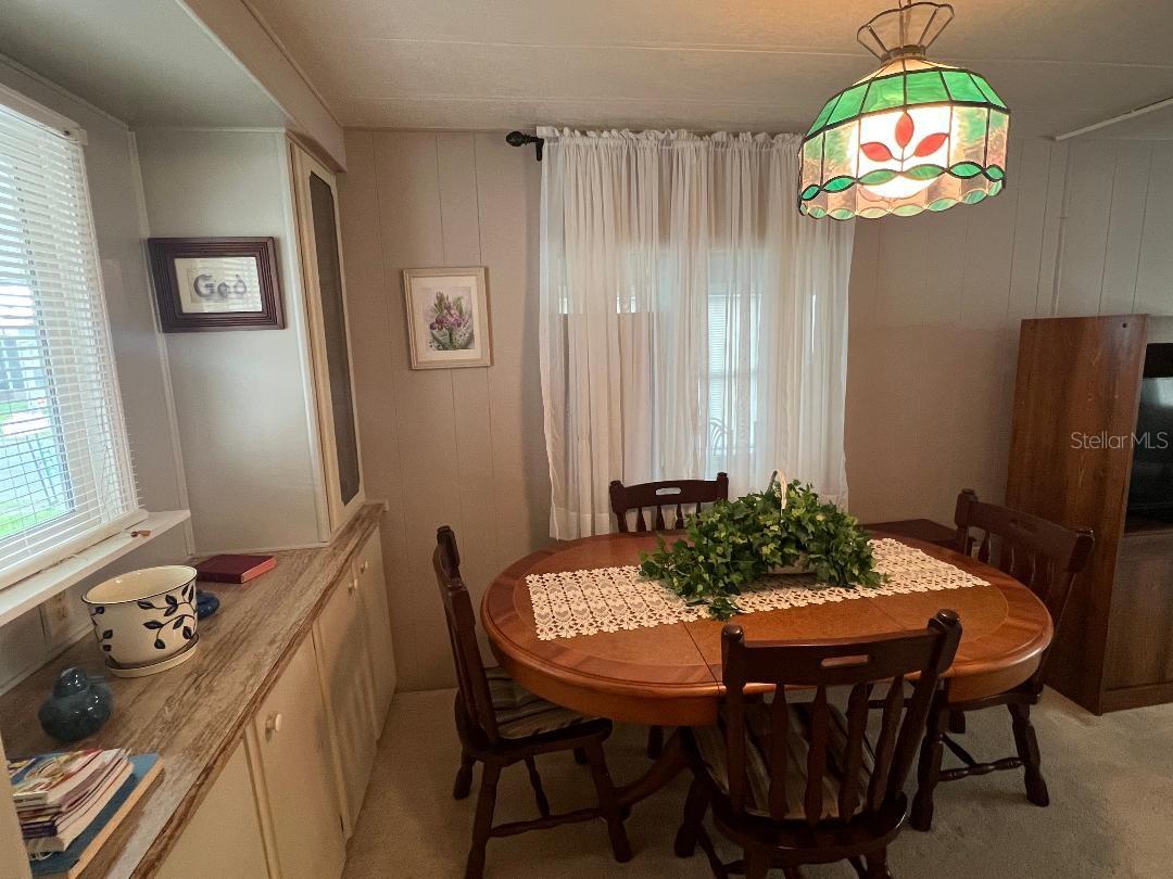 Listing photo id 9 for 6902 Orlo Drive