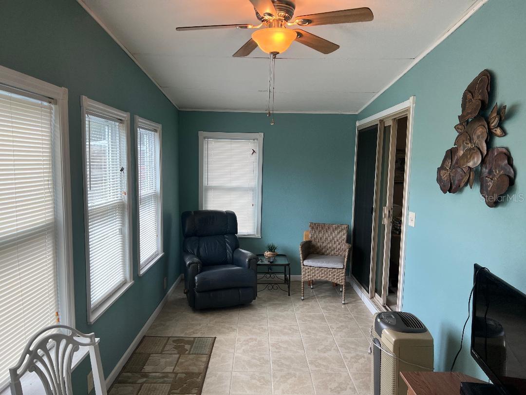 Listing photo id 23 for 6902 Orlo Drive