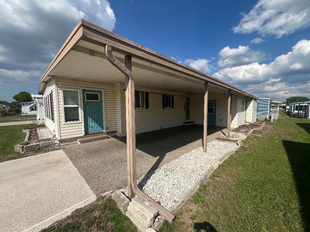 Listing photo id 2 for 6902 Orlo Drive