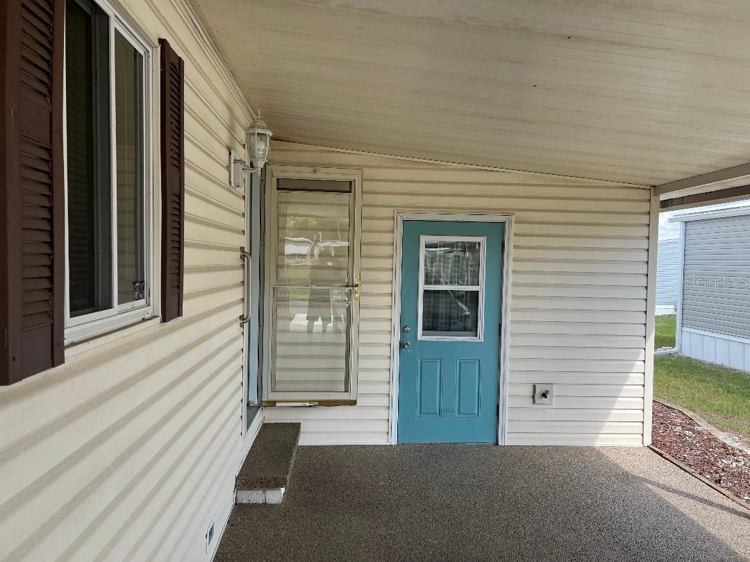 Listing photo id 3 for 6902 Orlo Drive