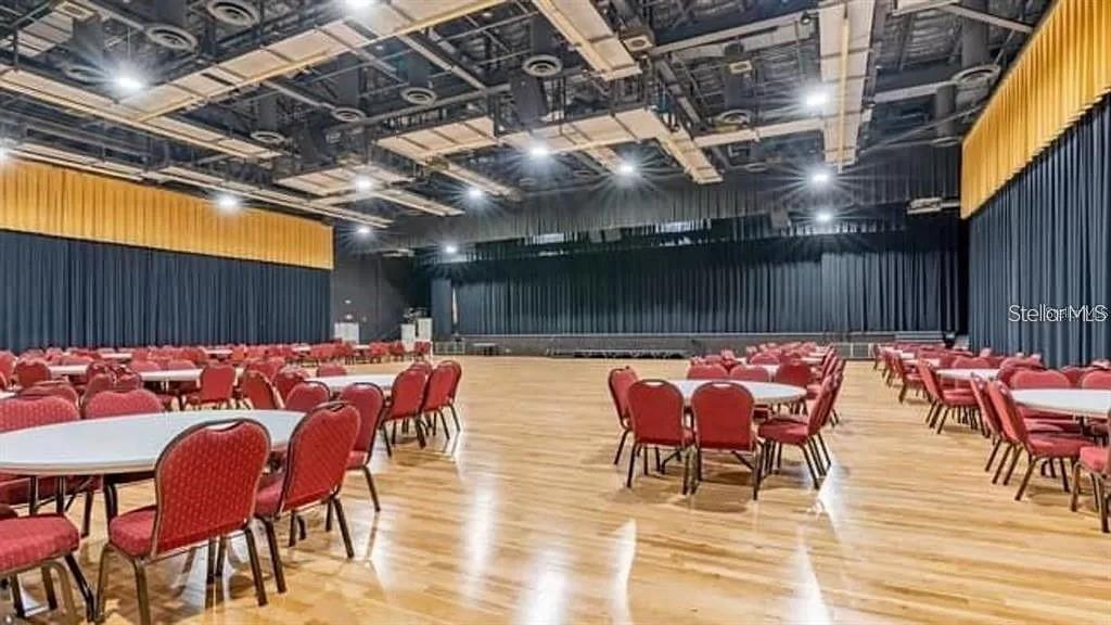 Image 38 of 41 For 401 De Grasse Place 18