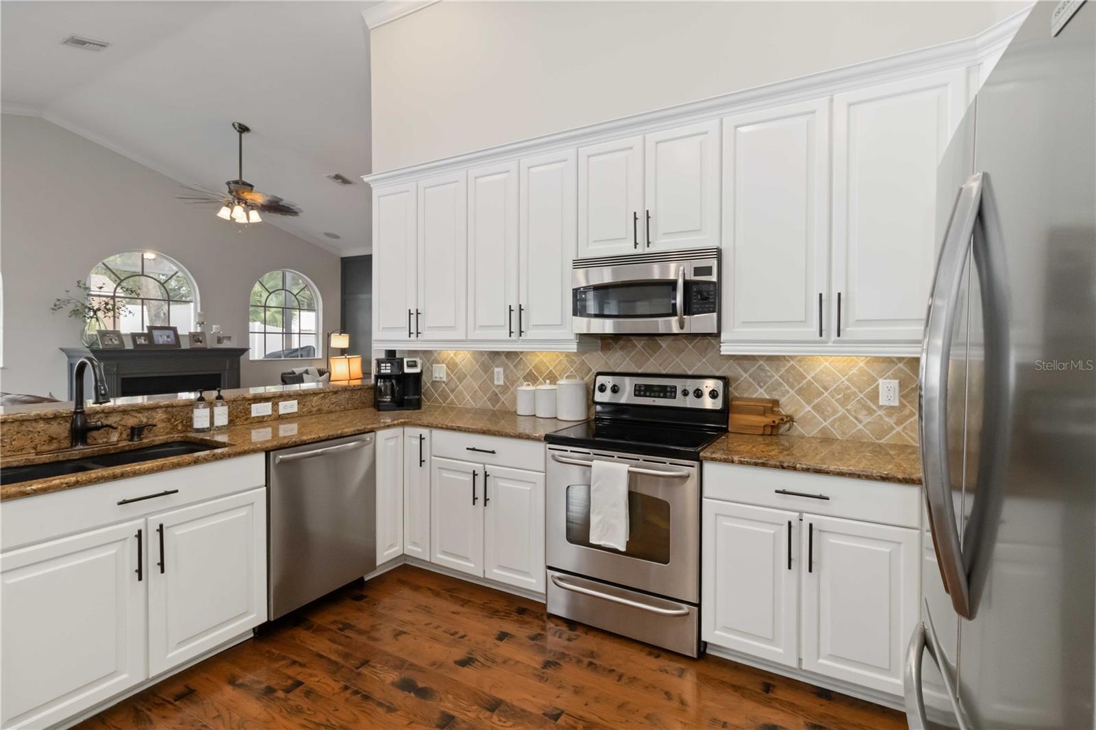 Image 12 of 34 For 2007 Raven Manor Drive