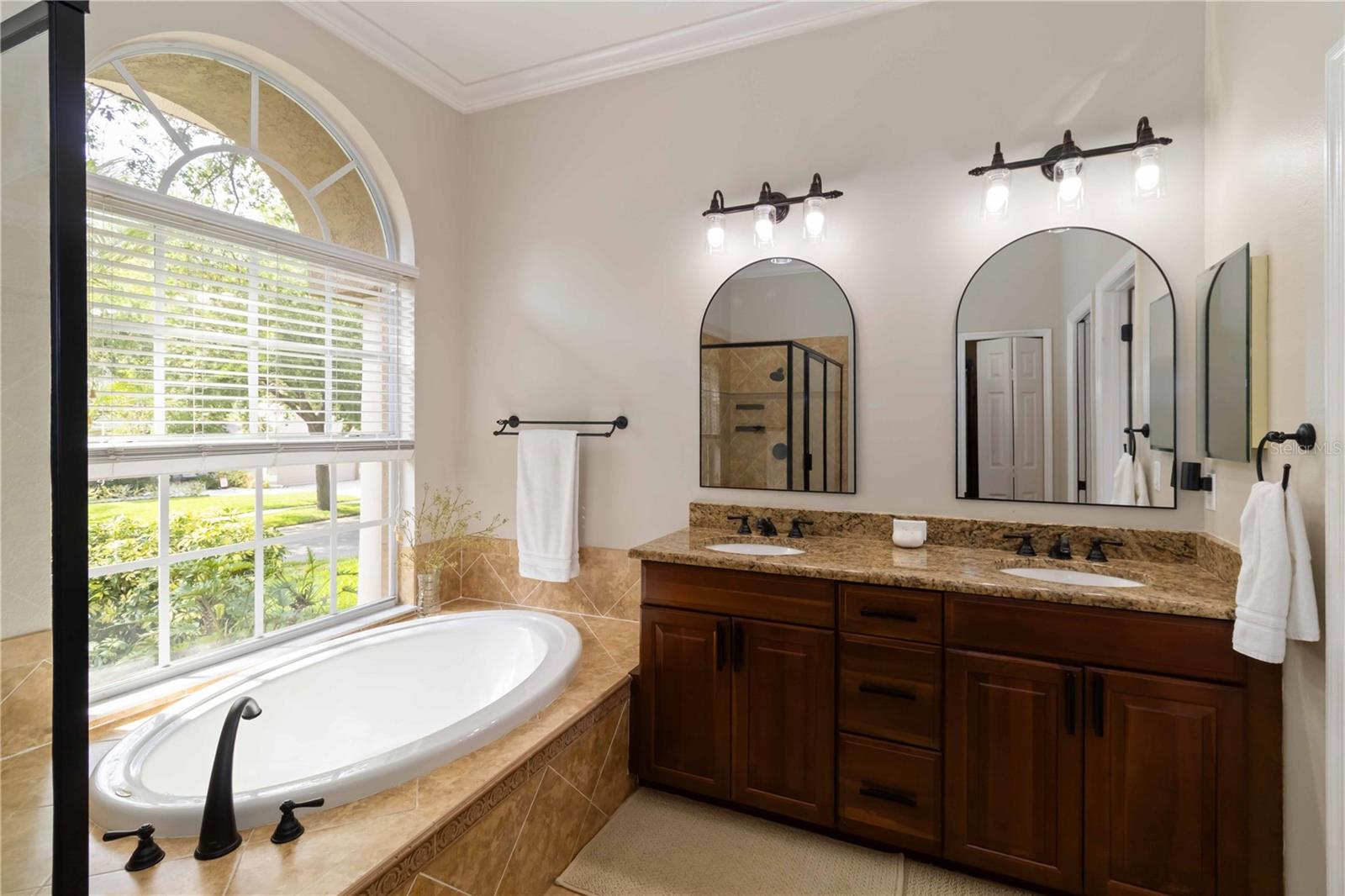 Image 22 of 34 For 2007 Raven Manor Drive