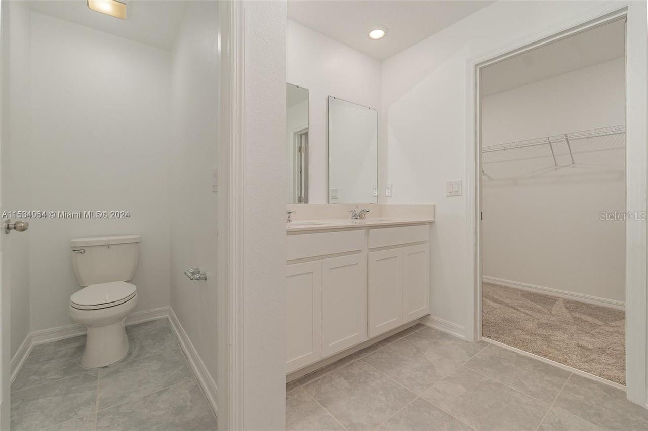 Image 11 of 16 For 748 Reggie  