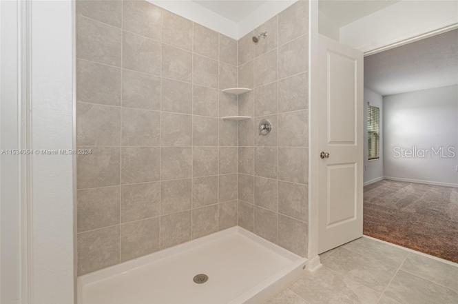 Image 12 of 16 For 748 Reggie  