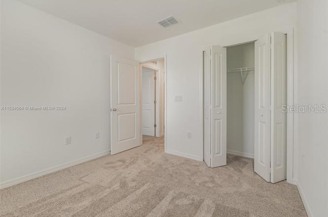 Image 14 of 16 For 748 Reggie  