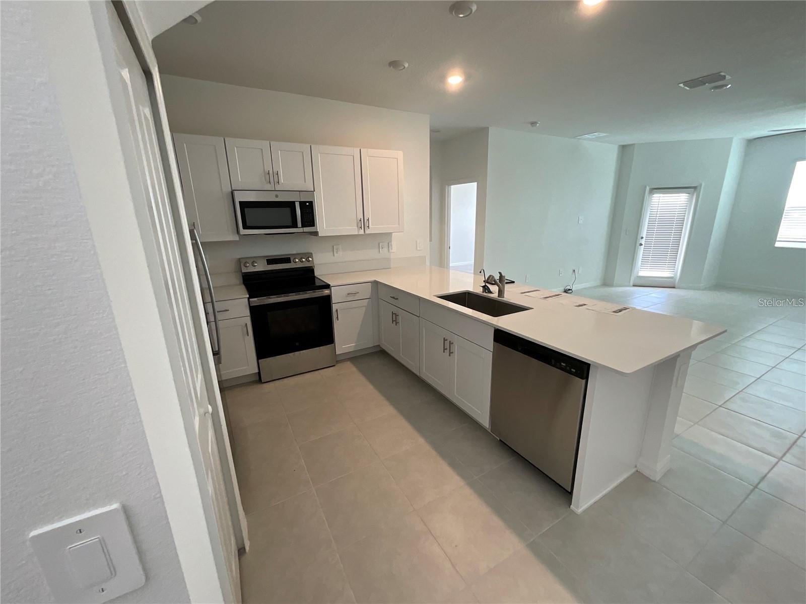 Image 4 of 39 For 32188 Spiceberry St