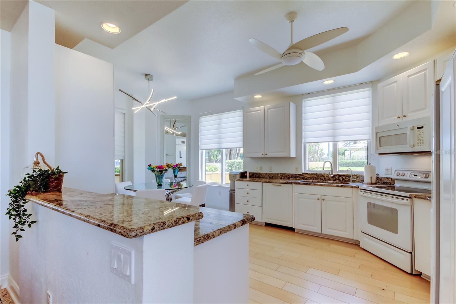 Image 17 of 74 For 1200 Gulf Boulevard 101