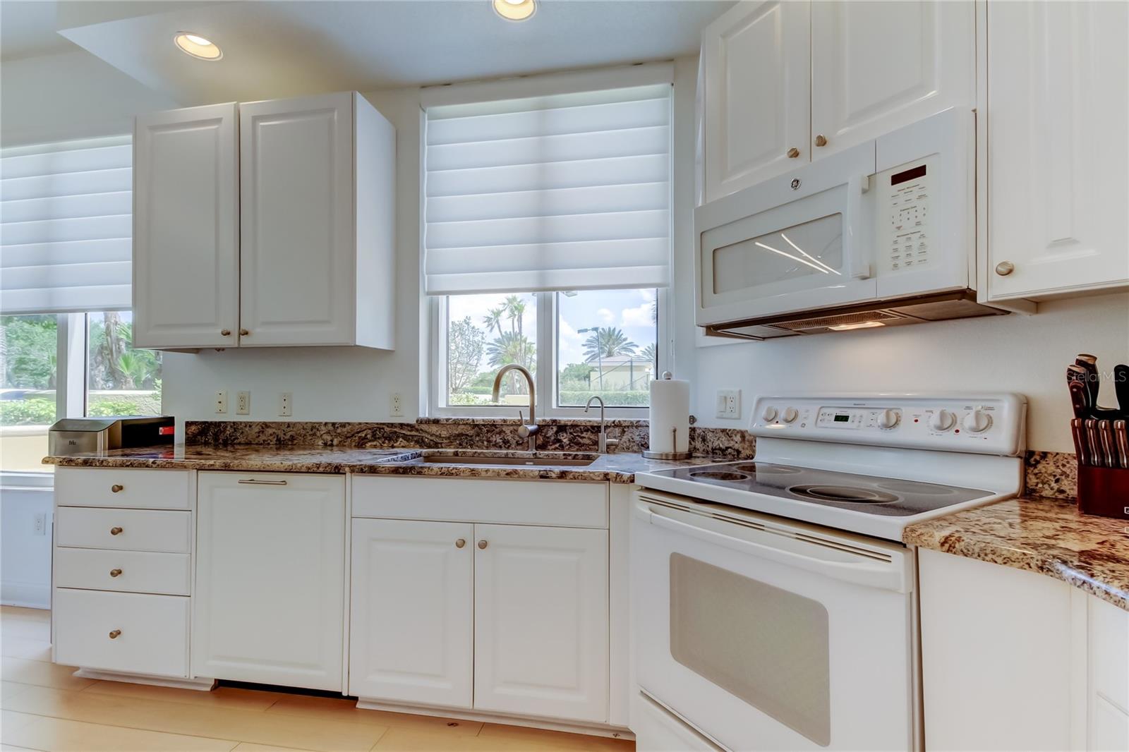 Image 18 of 74 For 1200 Gulf Boulevard 101