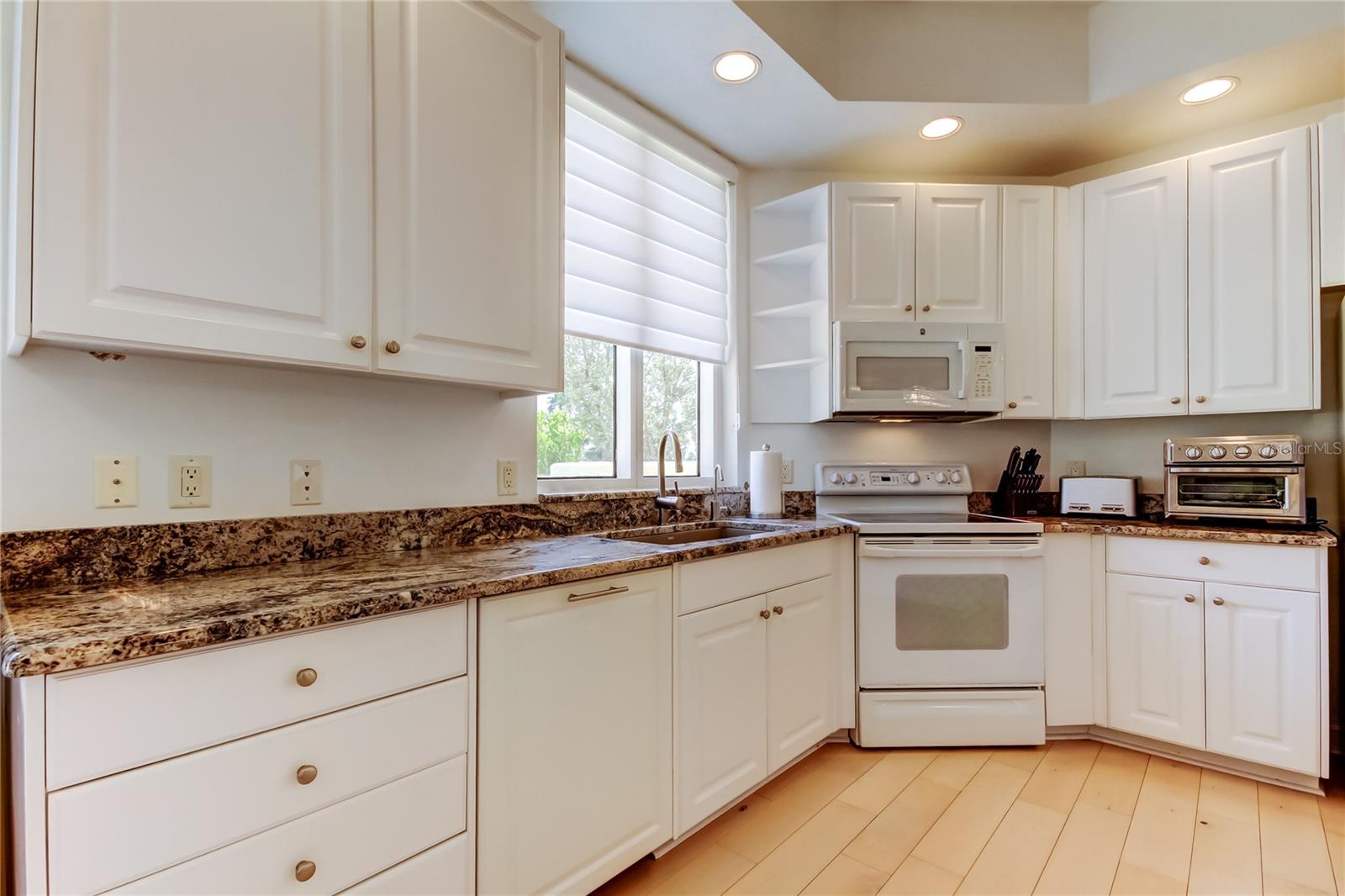 Image 19 of 74 For 1200 Gulf Boulevard 101