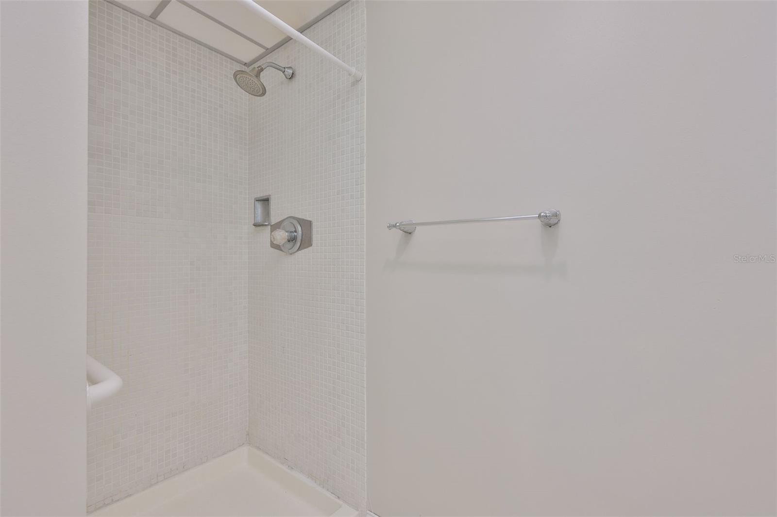 Image 24 of 85 For 202 Bedford Street 68