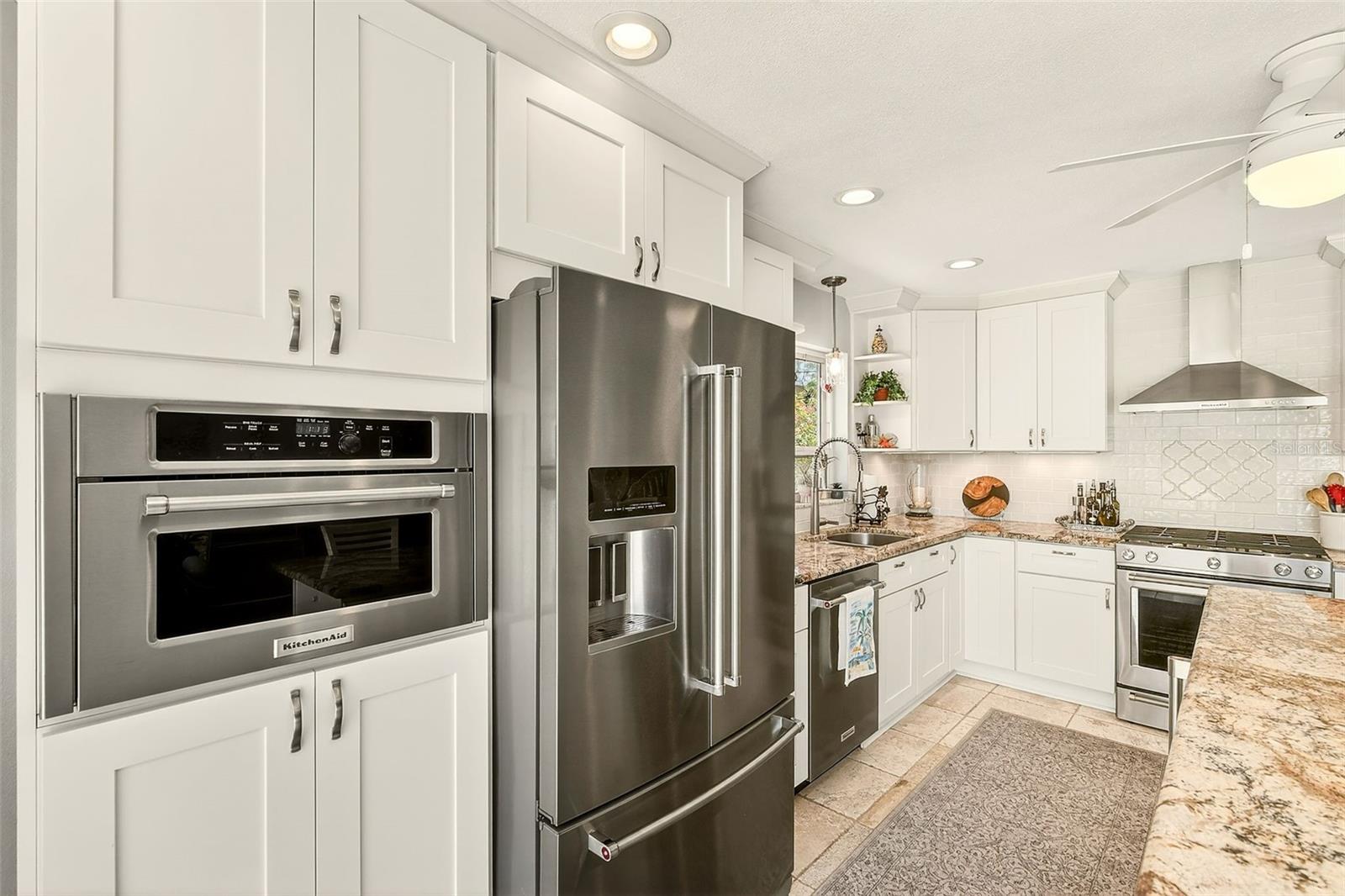 Listing photo id 8 for 441 Harbor Drive S