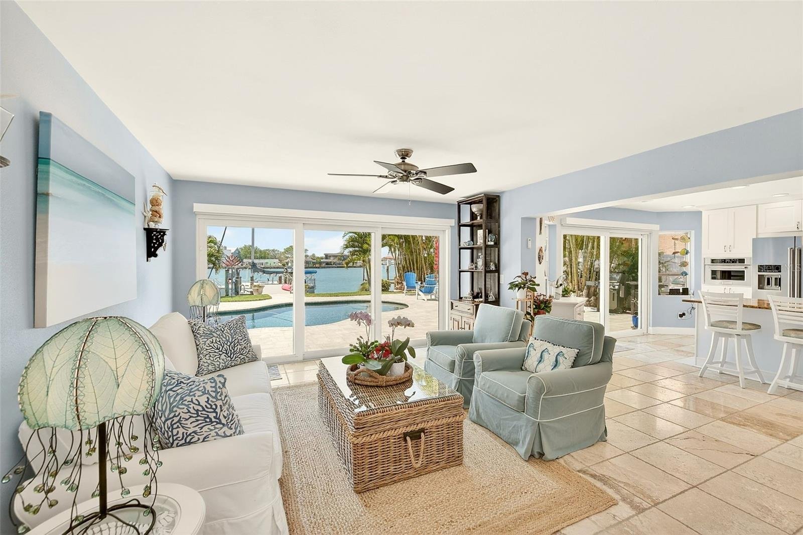 Listing photo id 12 for 441 Harbor Drive S