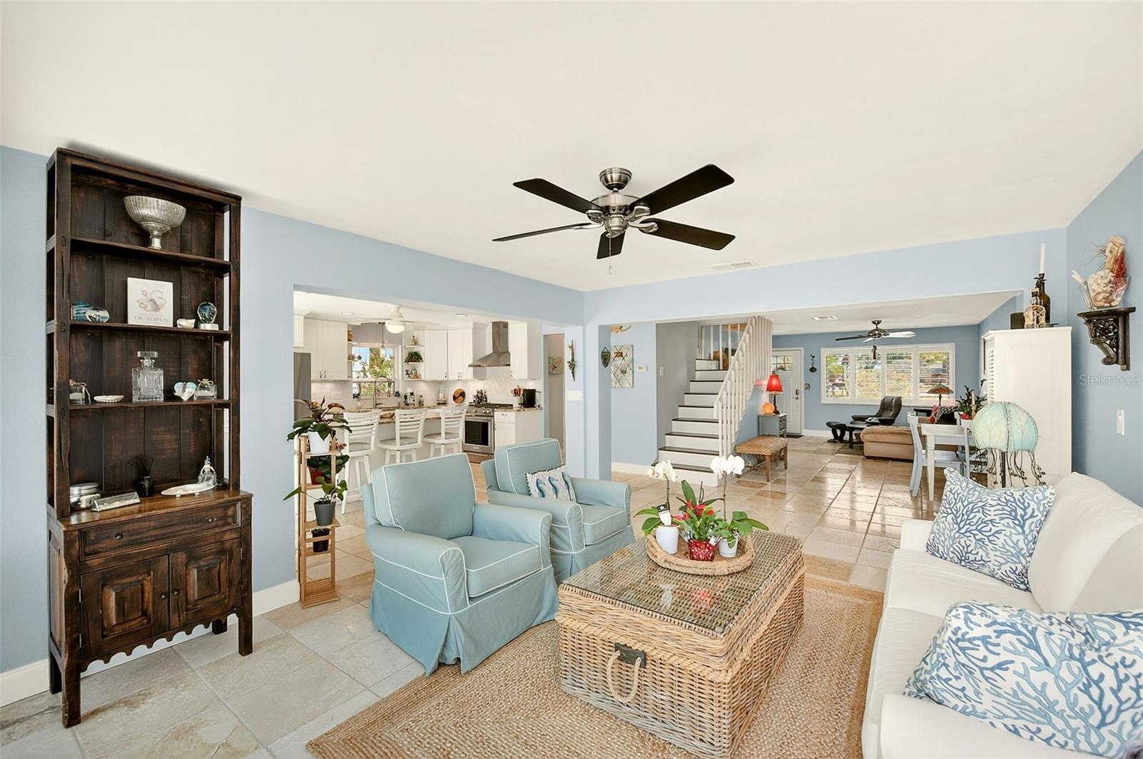 Listing photo id 14 for 441 Harbor Drive S