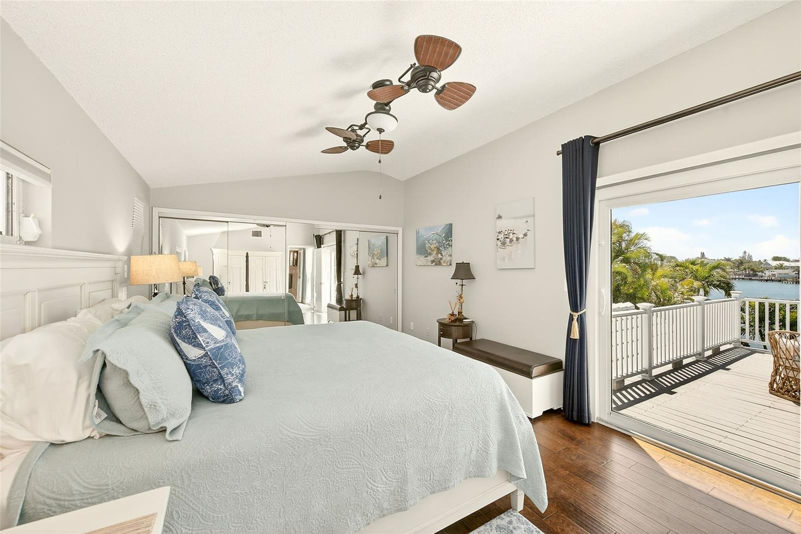 Listing photo id 18 for 441 Harbor Drive S