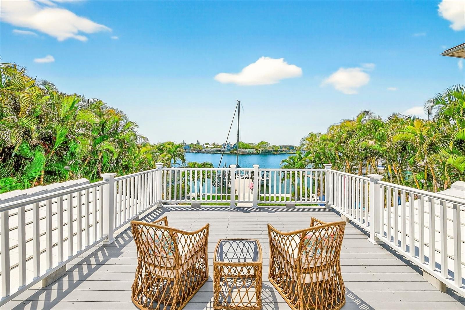 Listing photo id 21 for 441 Harbor Drive S