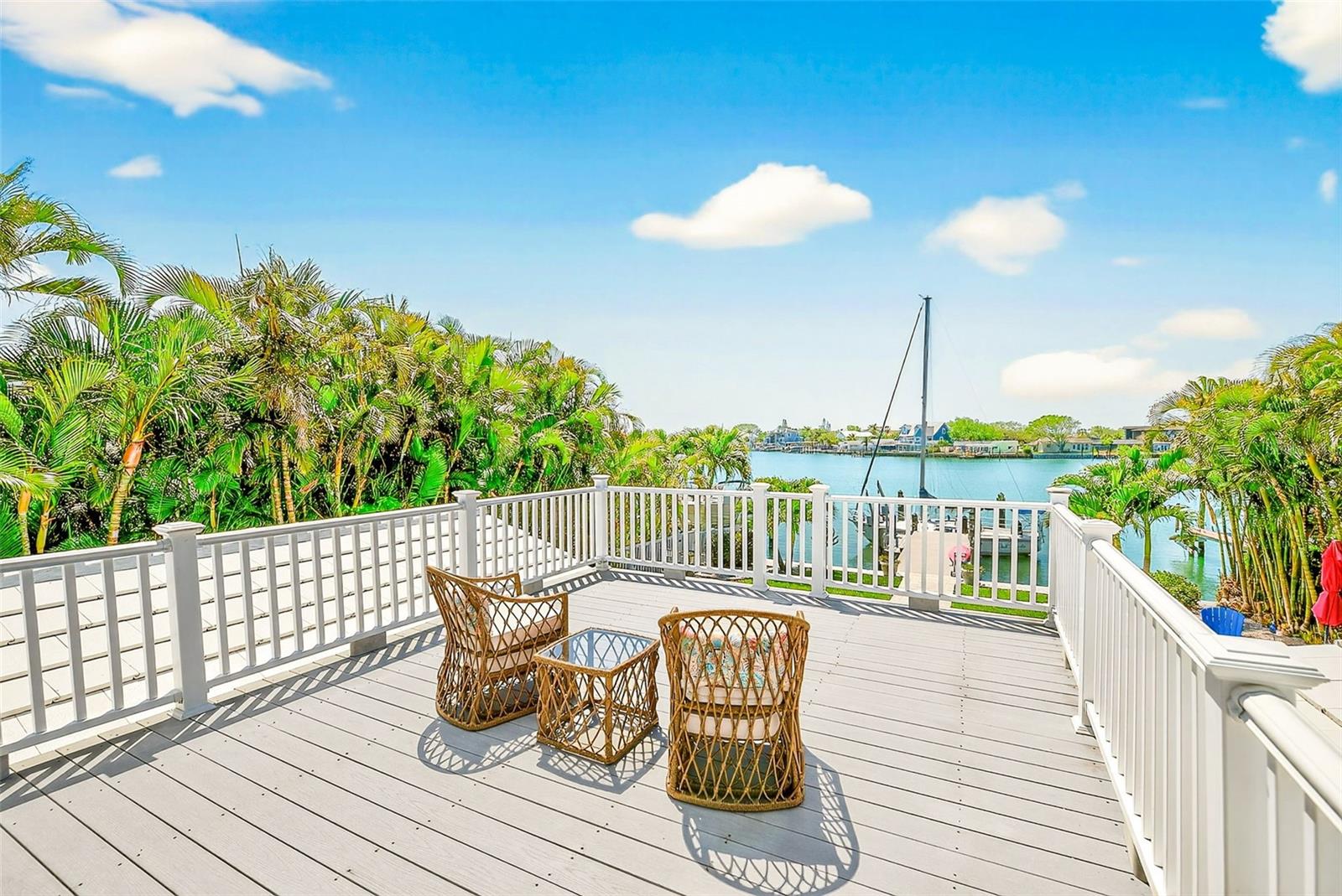 Listing photo id 23 for 441 Harbor Drive S