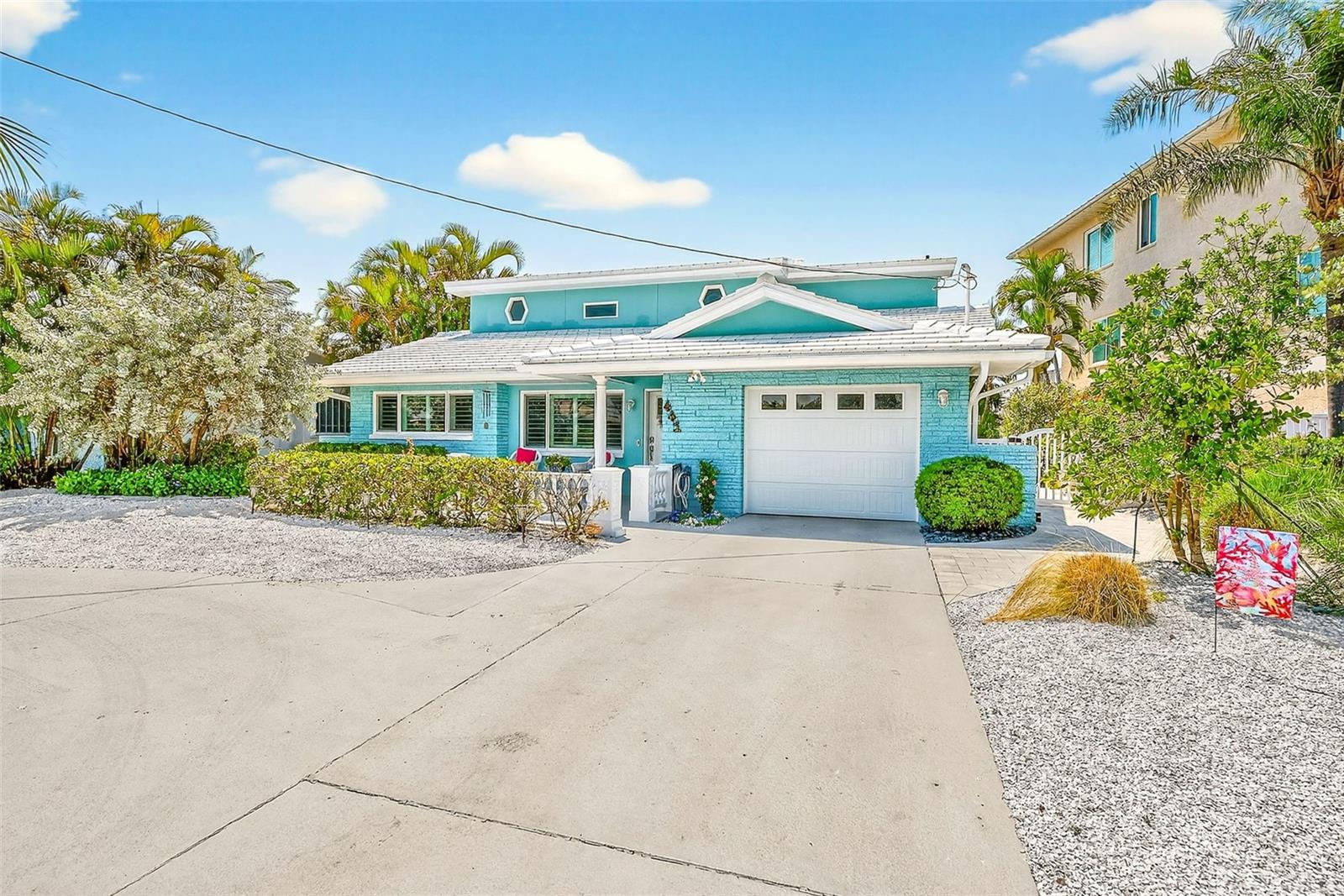 Listing photo id 37 for 441 Harbor Drive S