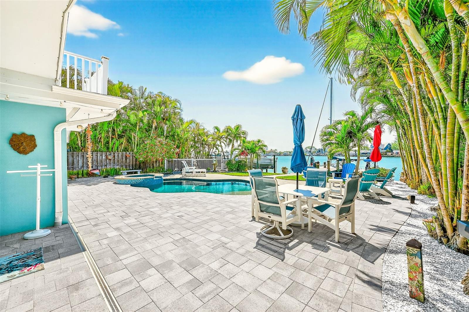 Listing photo id 39 for 441 Harbor Drive S