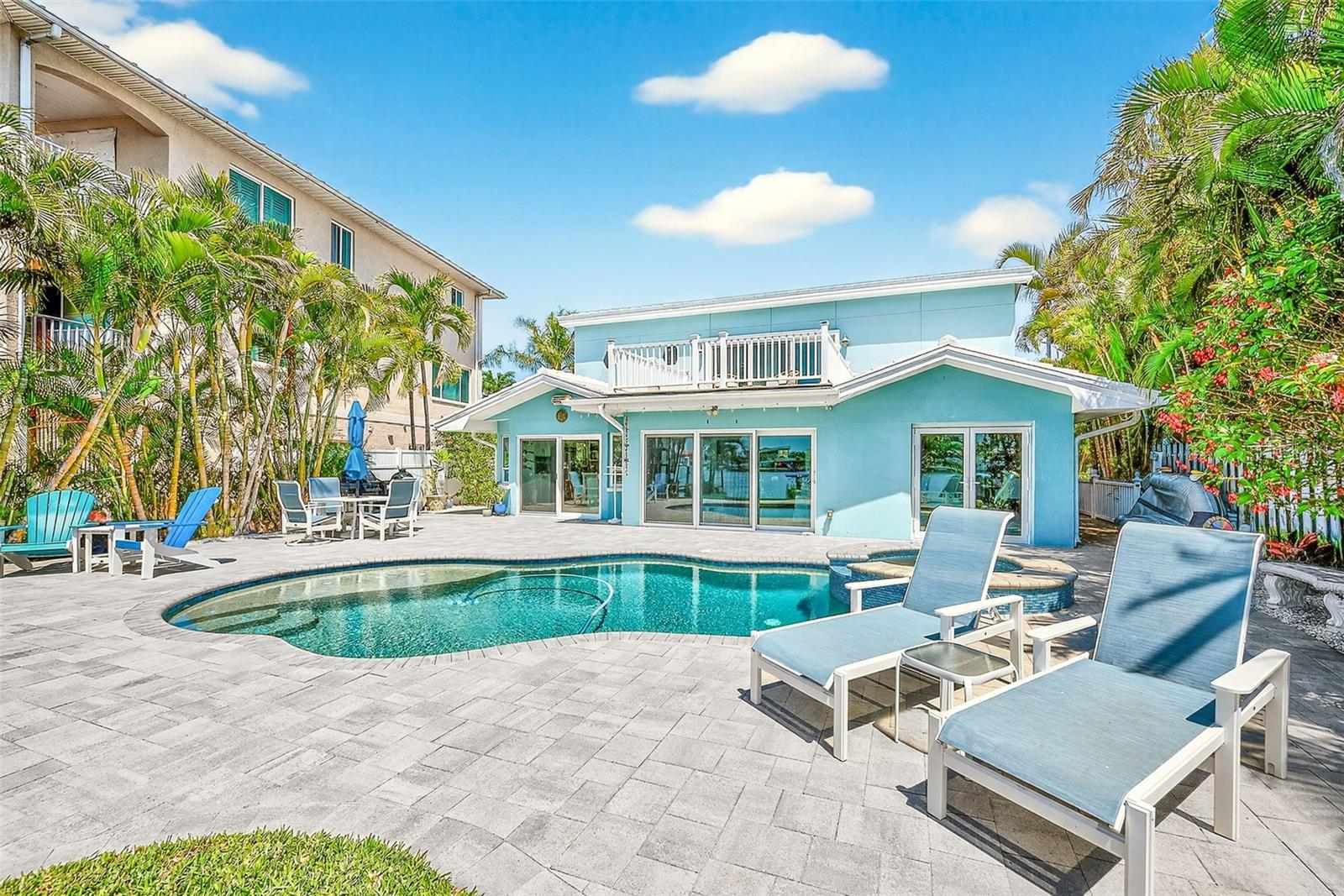 Listing photo id 41 for 441 Harbor Drive S