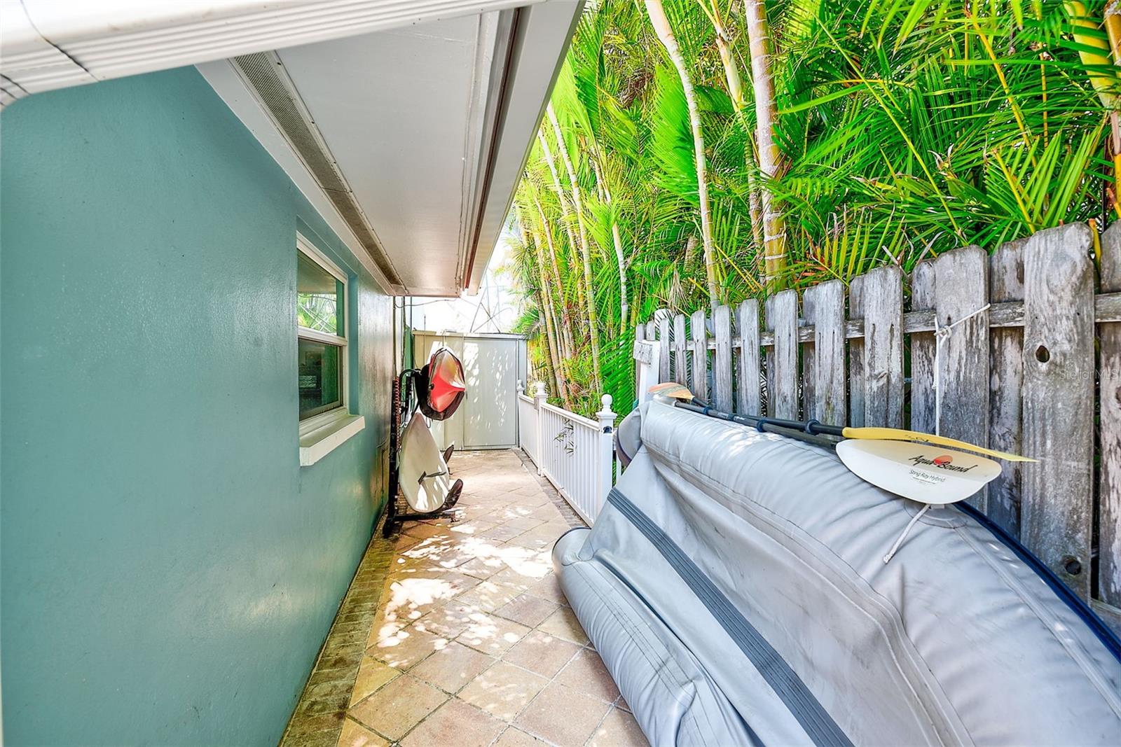 Listing photo id 48 for 441 Harbor Drive S