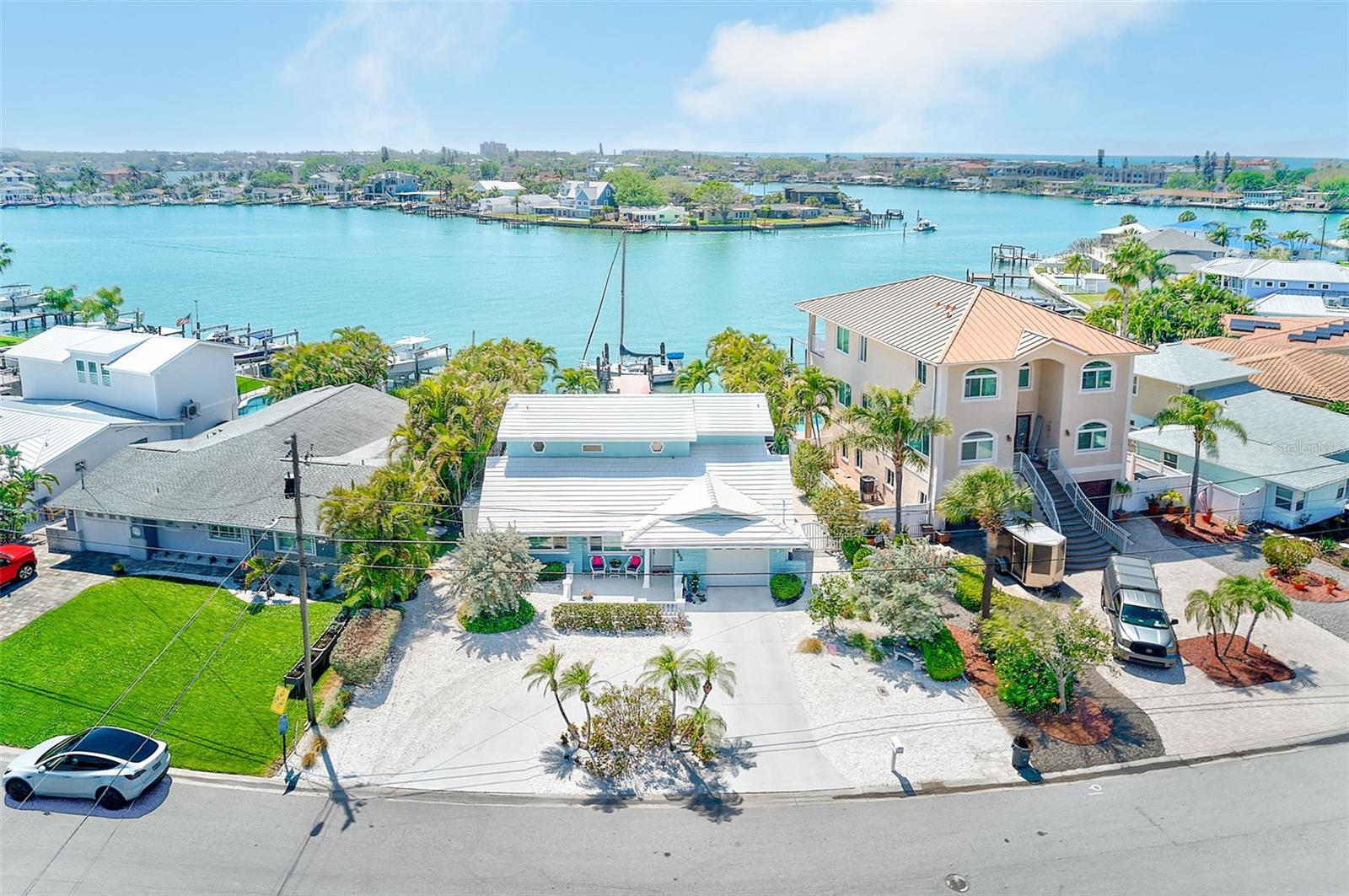 Listing photo id 52 for 441 Harbor Drive S