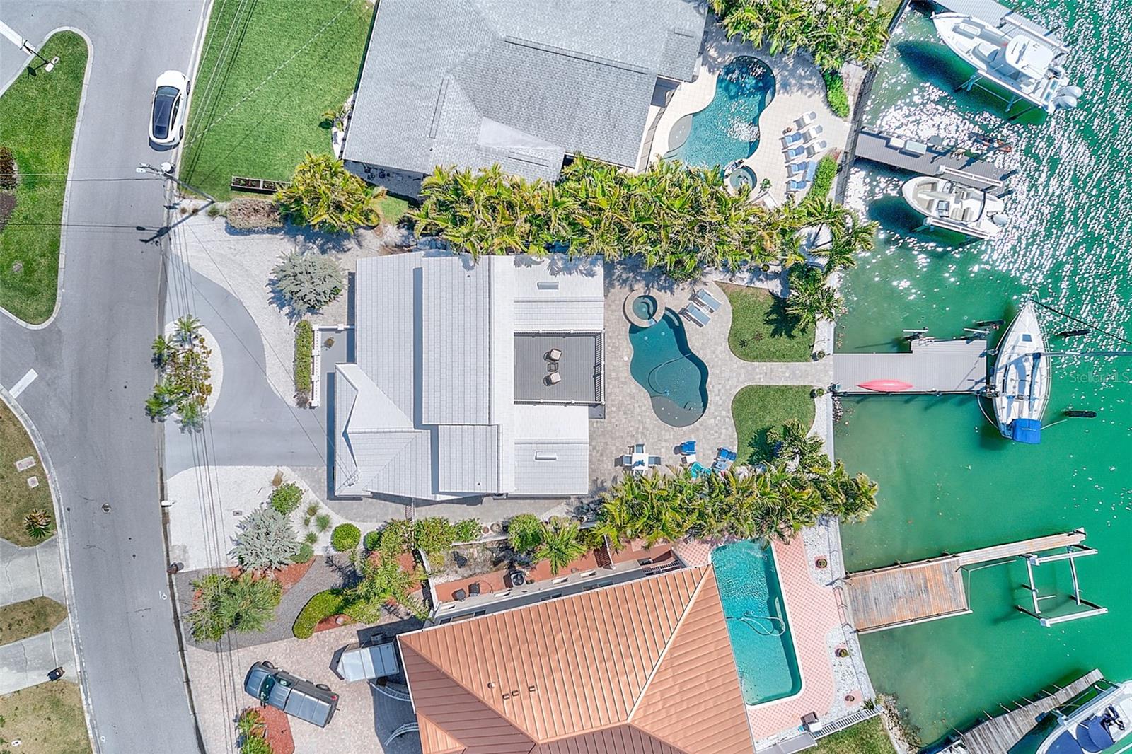 Listing photo id 56 for 441 Harbor Drive S