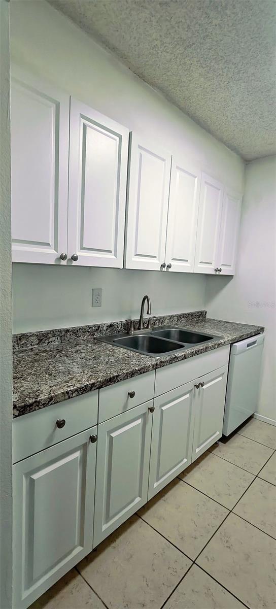 Image 5 of 24 For 6519 Newberry Road 805