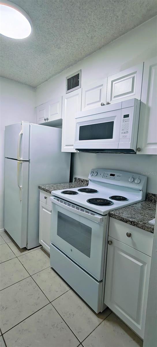 Image 6 of 24 For 6519 Newberry Road 805