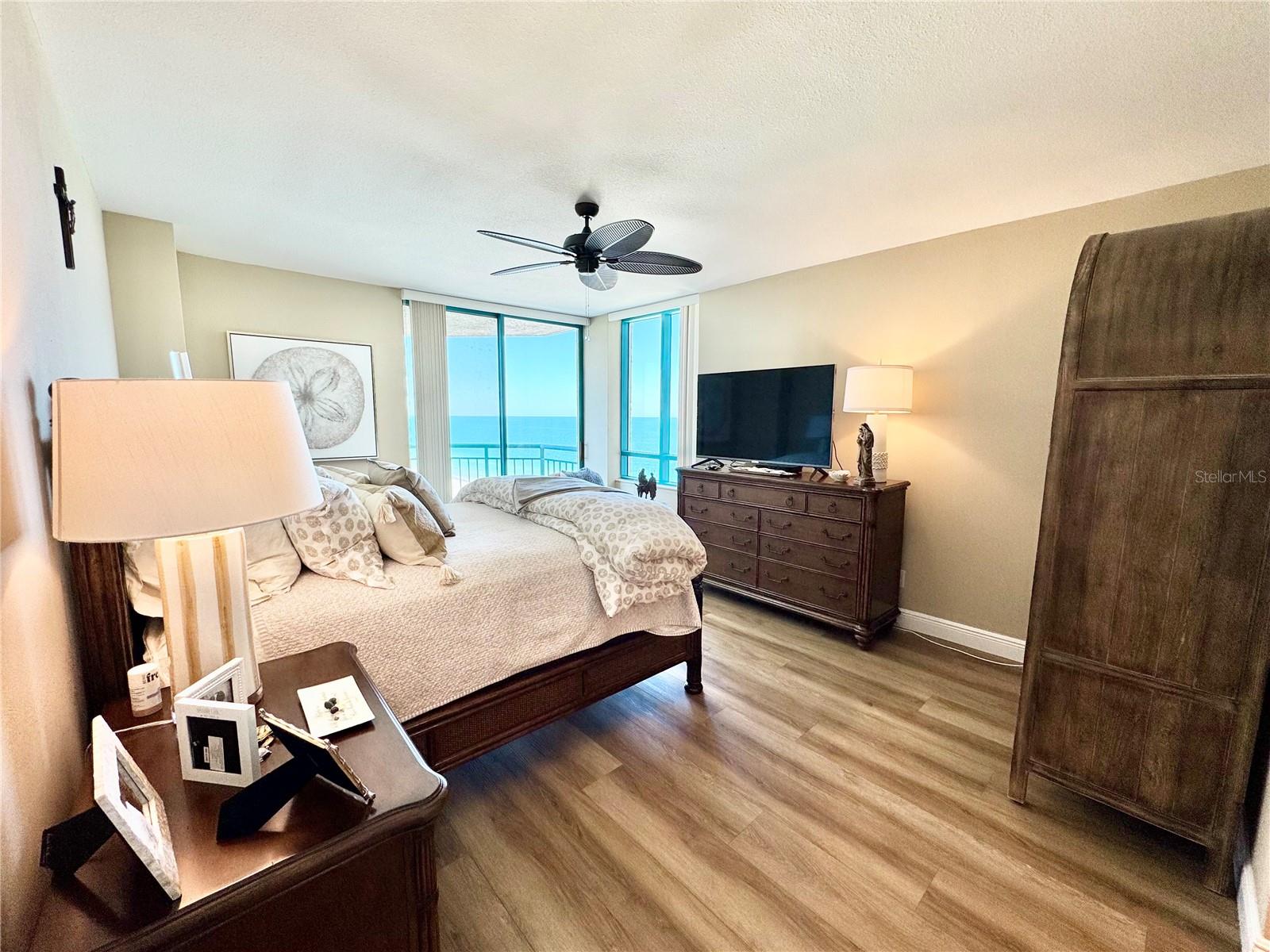 Image 21 of 64 For 1520 Gulf Boulevard 1403