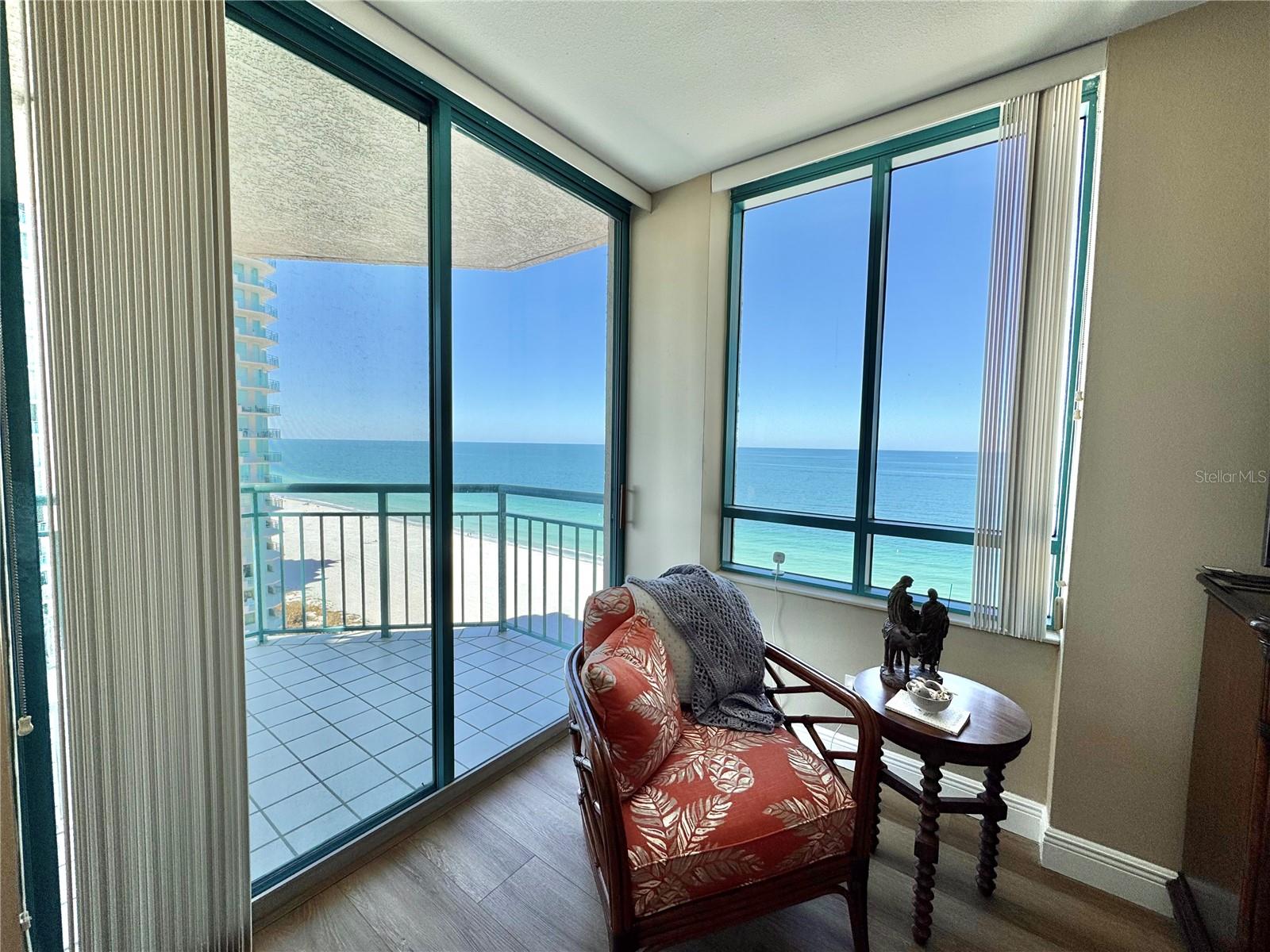 Image 24 of 64 For 1520 Gulf Boulevard 1403