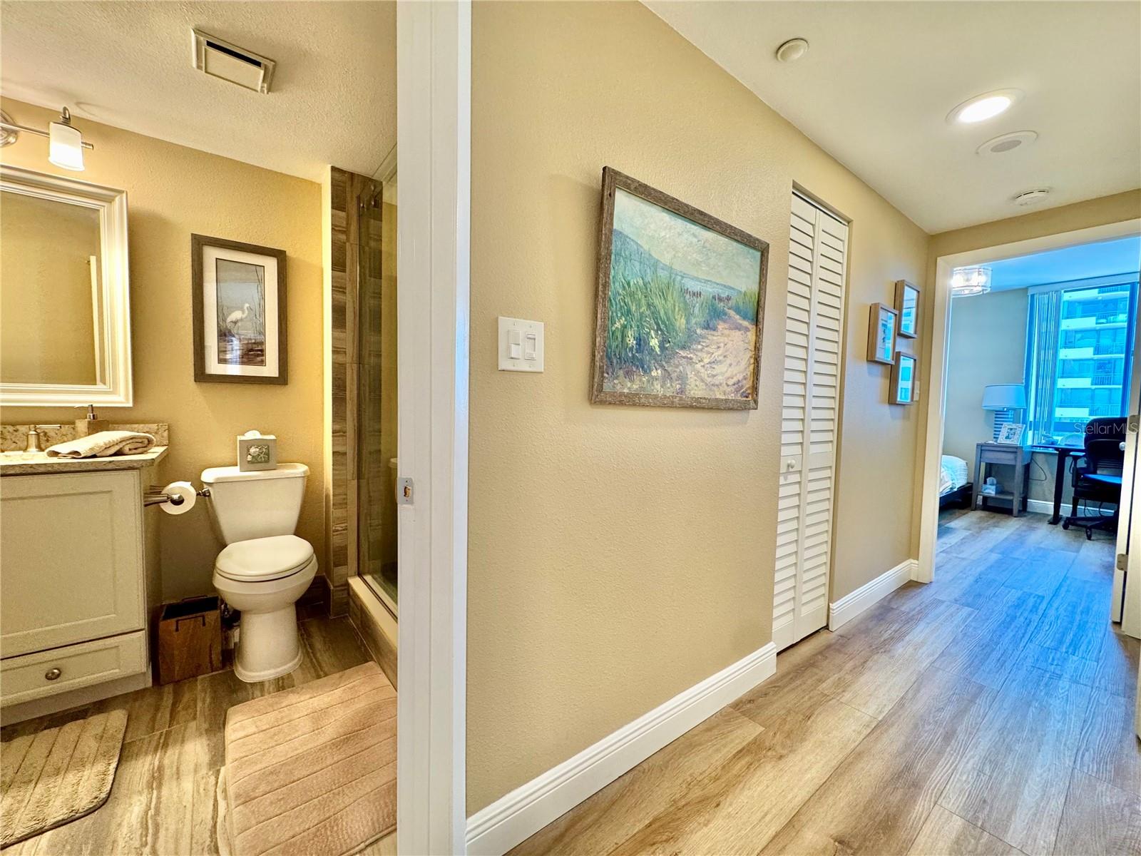 Image 33 of 64 For 1520 Gulf Boulevard 1403