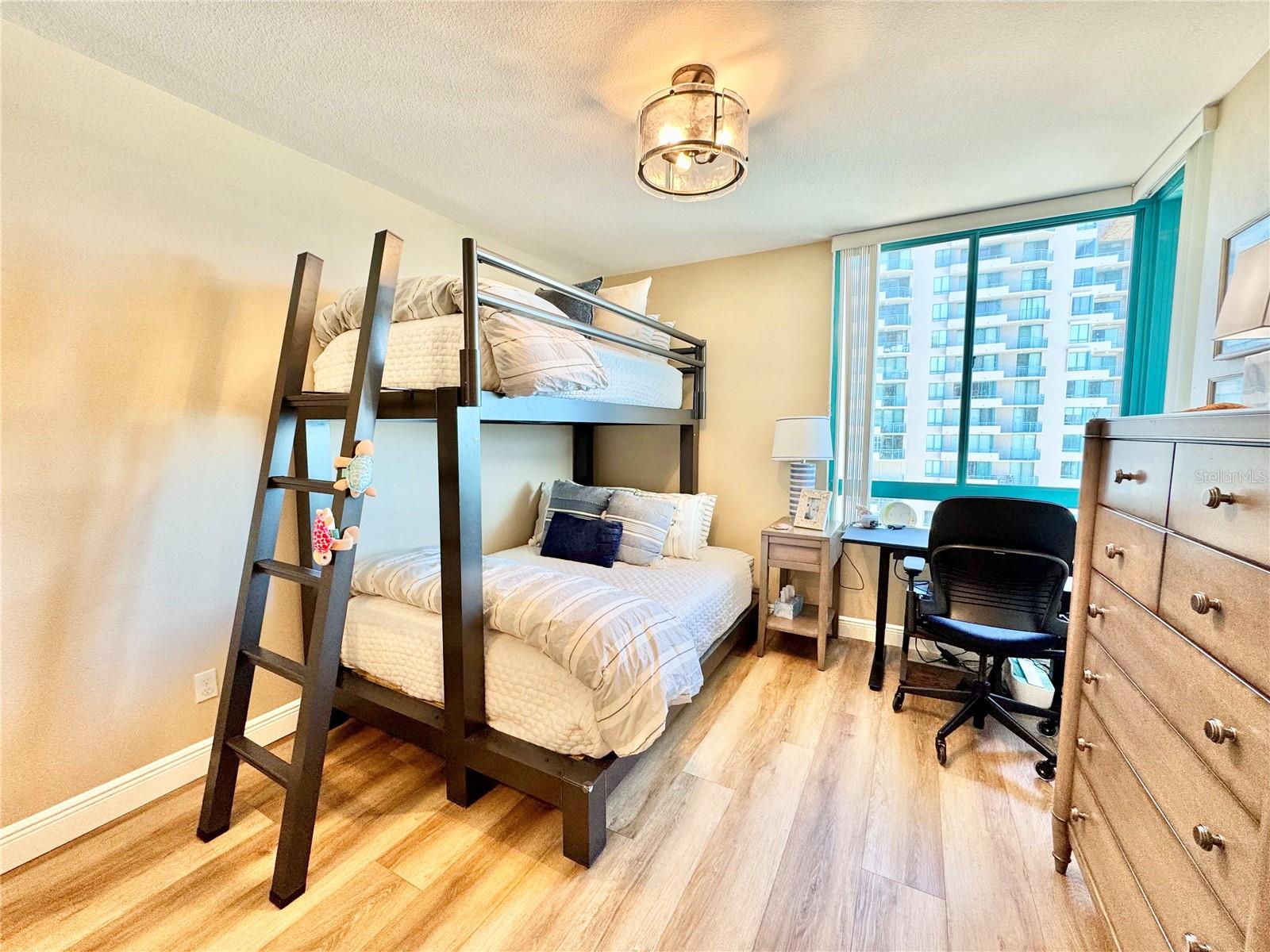 Image 36 of 64 For 1520 Gulf Boulevard 1403