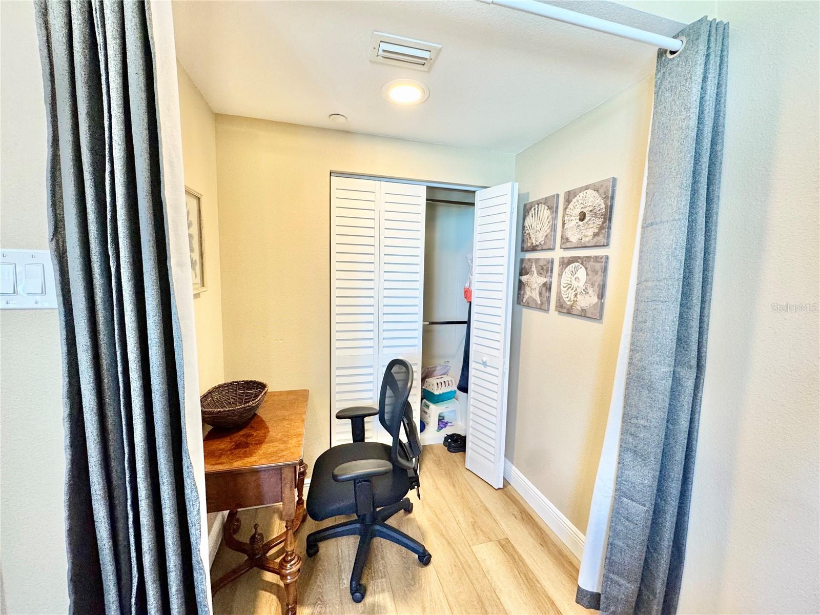 Image 41 of 64 For 1520 Gulf Boulevard 1403