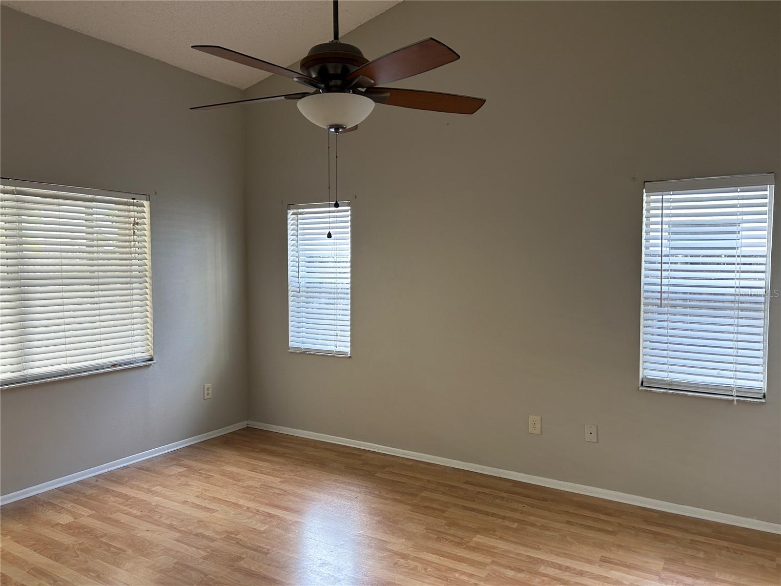 Image 14 of 31 For 8718 Imperial Court