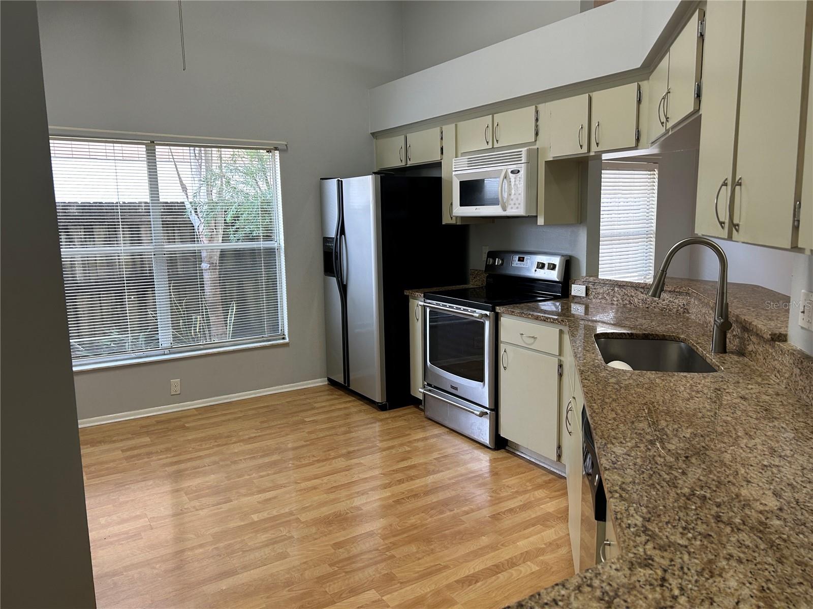 Image 7 of 31 For 8718 Imperial Court