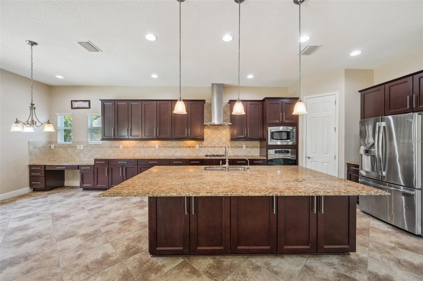 Image 18 of 71 For 5117 Longspur Court