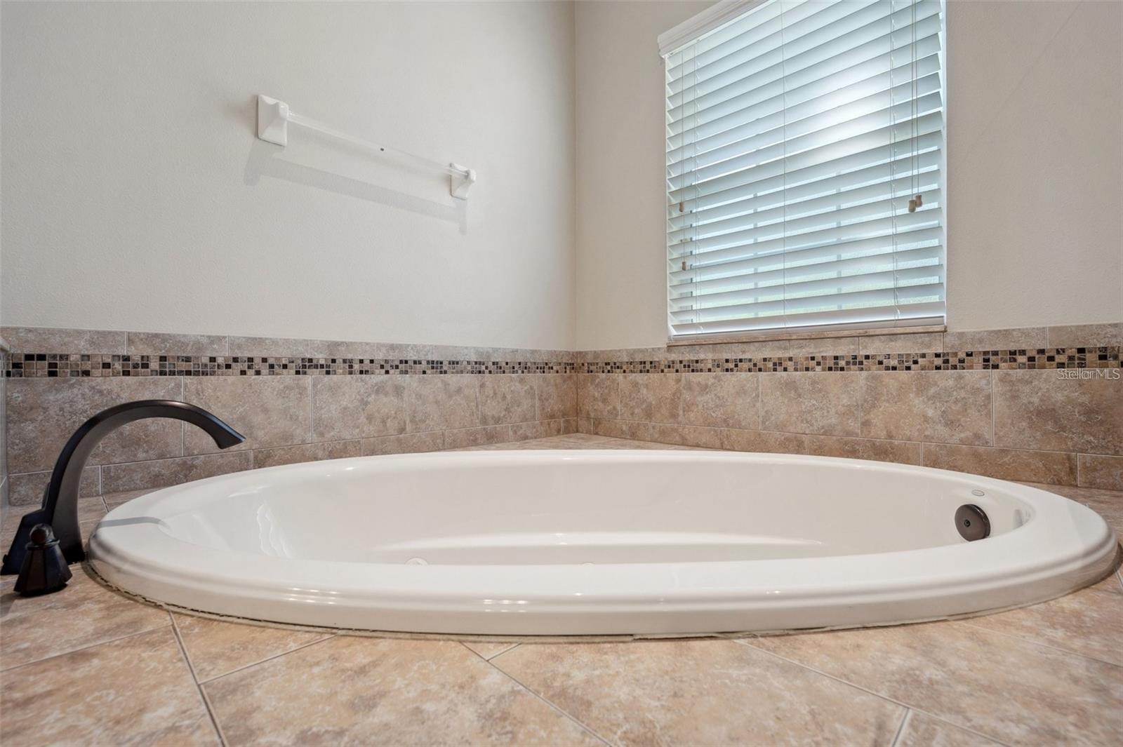 Image 27 of 71 For 5117 Longspur Court