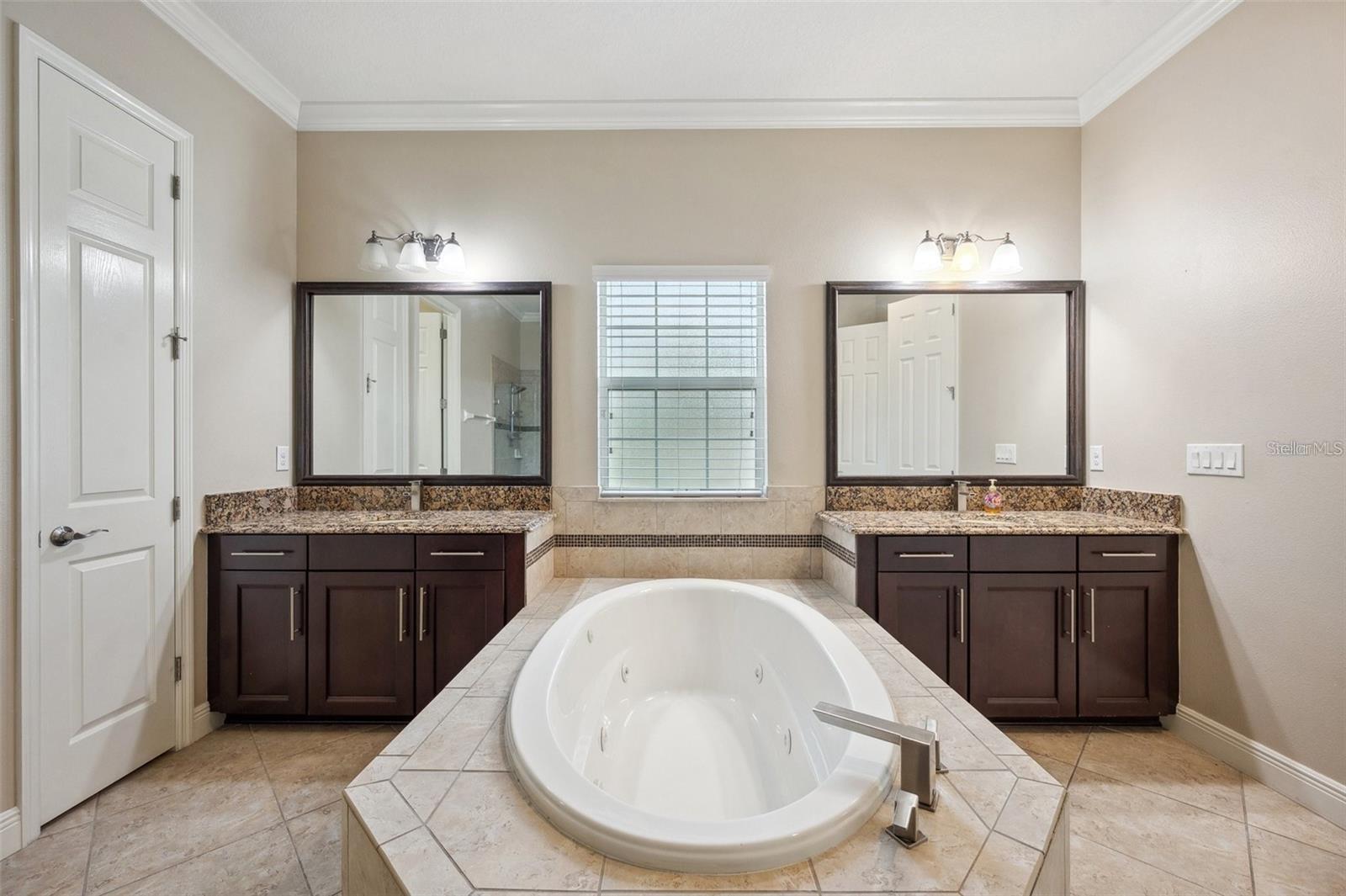 Image 37 of 71 For 5117 Longspur Court