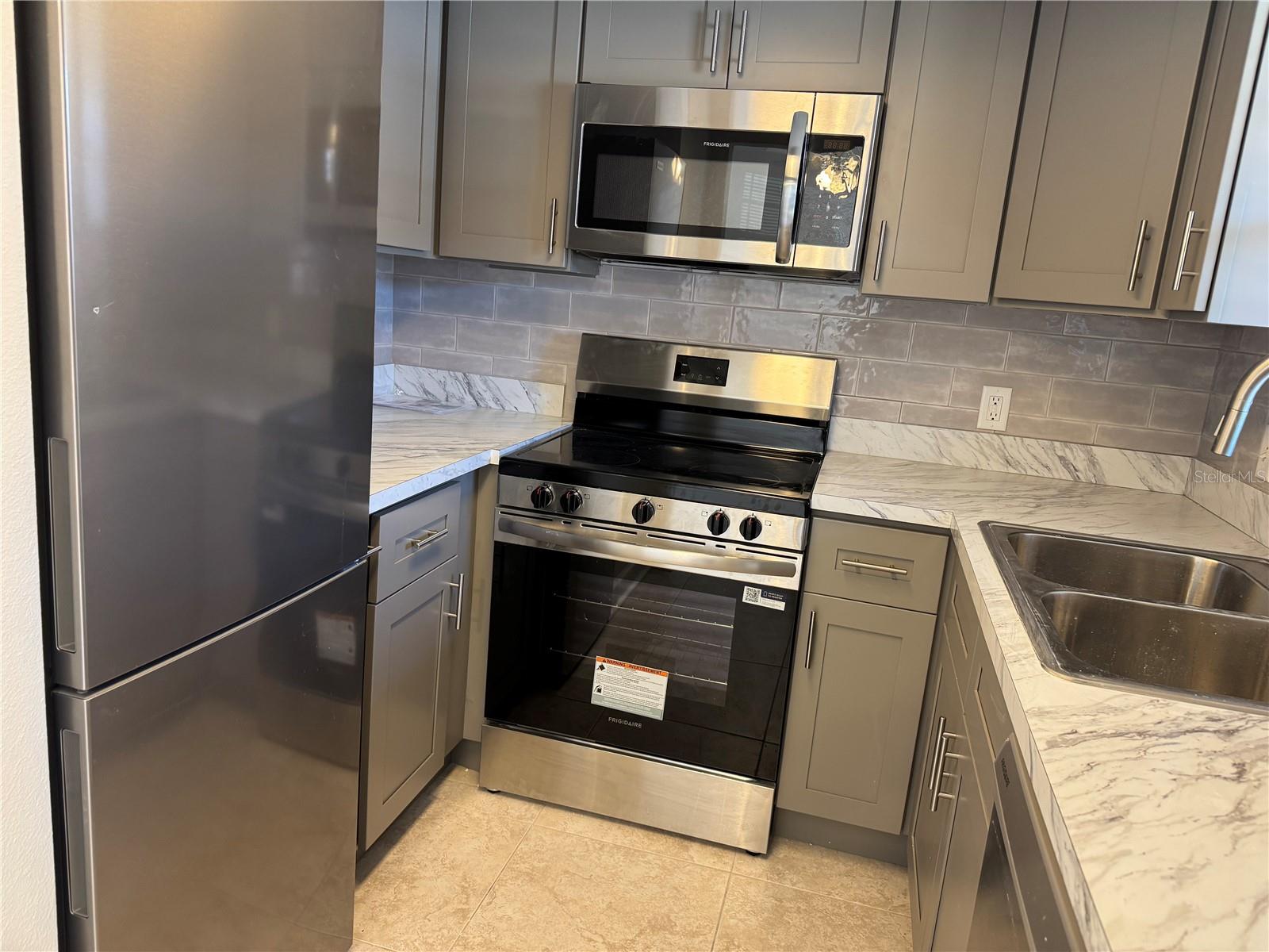 Image 5 of 11 For 5154 Turquoise Lane 102