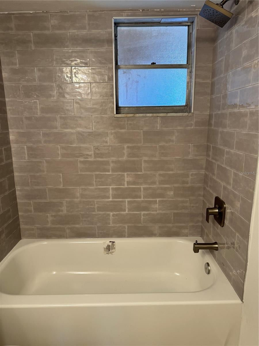 Image 9 of 11 For 5154 Turquoise Lane 102