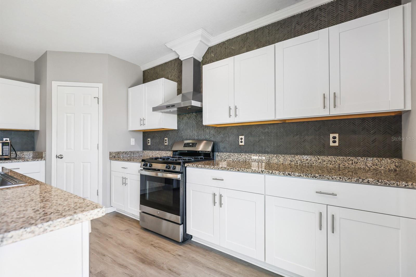 Image 9 of 34 For 14649 Brumby Ridge Avenue