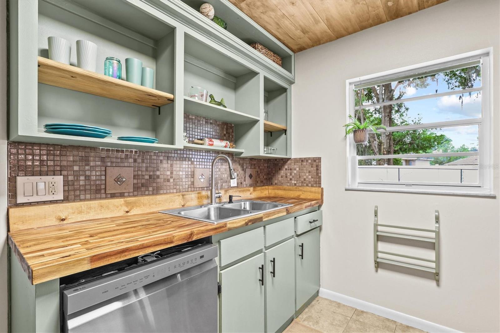 Image 16 of 46 For 1707 Hughes Drive