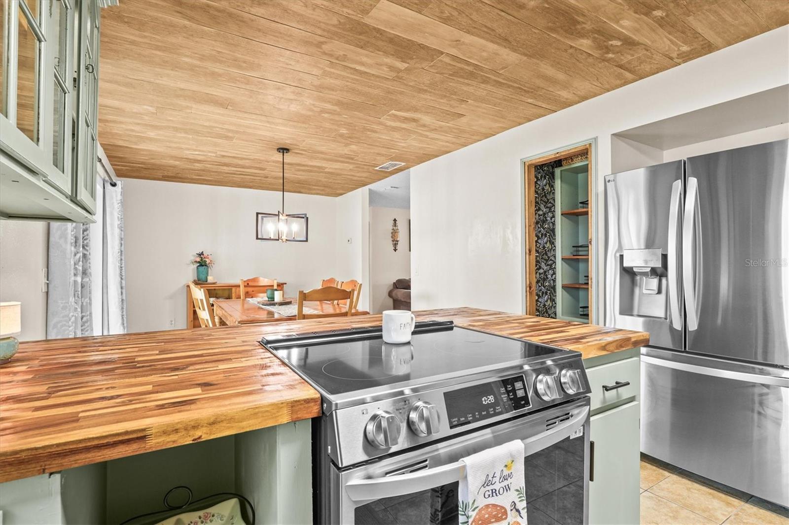 Image 18 of 46 For 1707 Hughes Drive