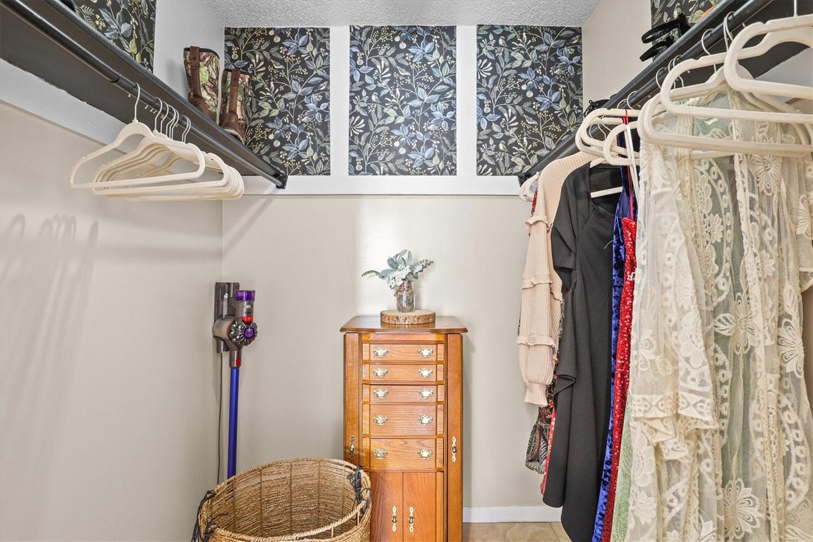 Image 23 of 46 For 1707 Hughes Drive