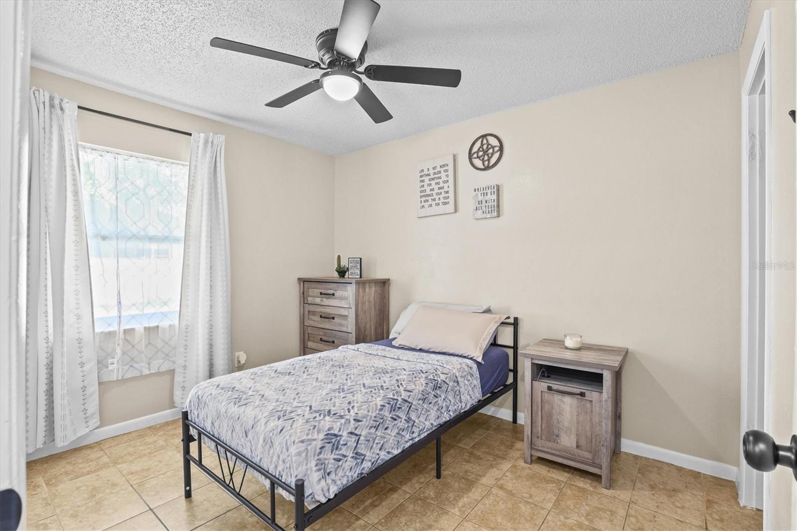 Image 26 of 46 For 1707 Hughes Drive